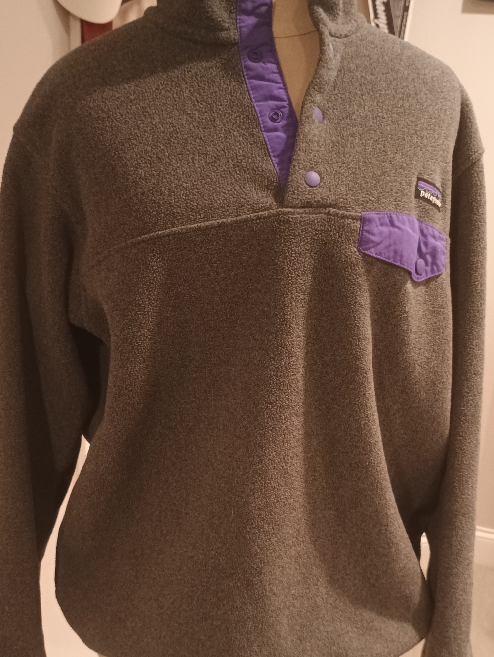 Patagonia Women’s Olive Green Crewneck Fleece with Purple Trim